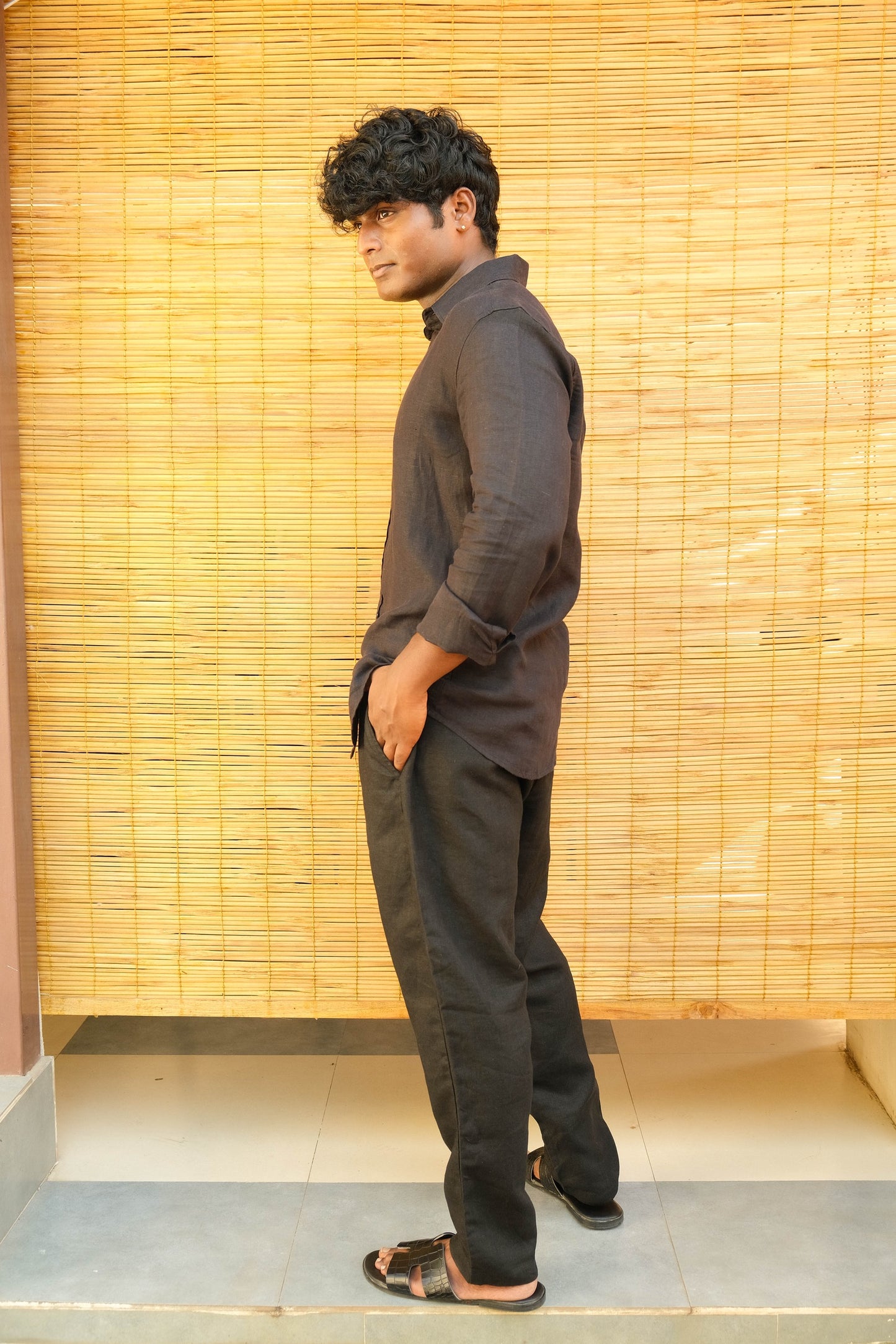 Men's Natural Linen Trousers Midnight Noir close up